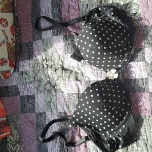 Adore Me bra size 32b like new.
